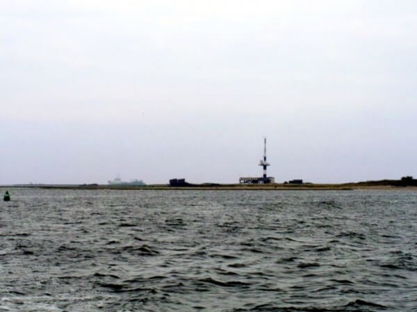 Radar Tower / Source: TeKaBe, Wikimedia Commons (CC BY-SA-2.5)